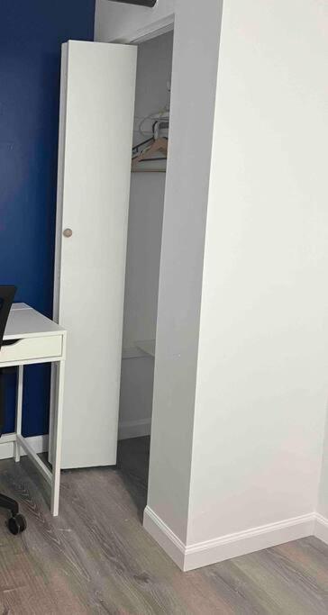 Apartment Marvelous Modern At Perfect Location